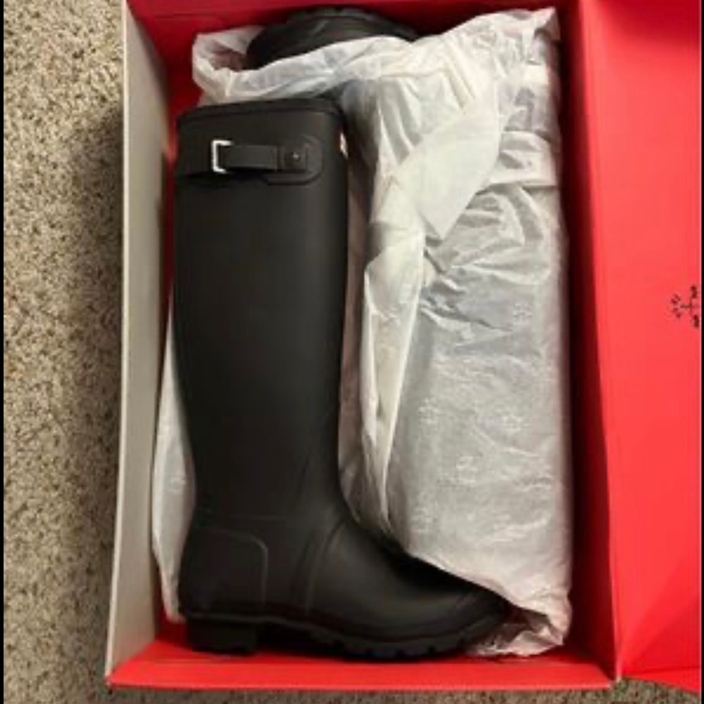 Hunter rain boots size 8